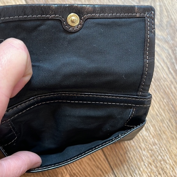 Fossil Ellis Black Leather Multifunctional Wallet - Picture 7 of 10